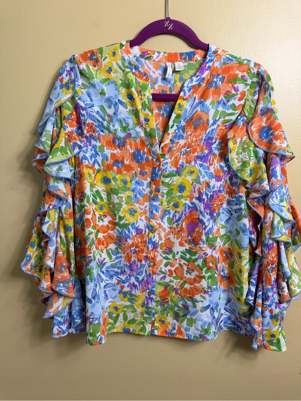 Cato floral ruffle sleeve vneck button down. Small. Blue.